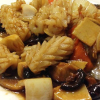 Calamares con bambú y setas